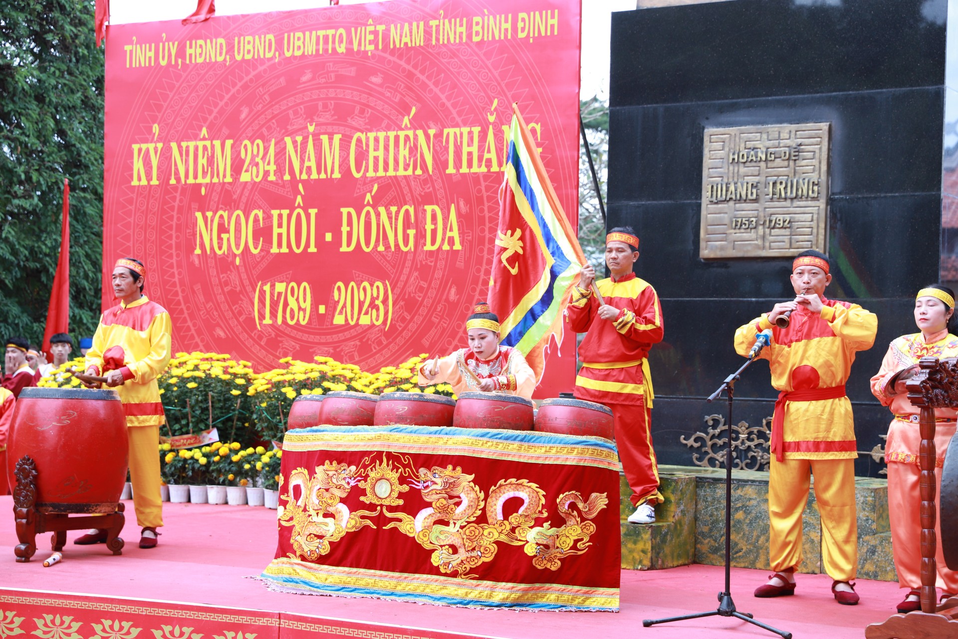 Biển người đổ về lễ hội Ngọc Hồi - Đống Đa ở Bình Định