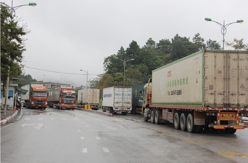 Hàng hóa thông quan qua các cửa khẩu Lạng Sơn đạt trên 700 xe/ngày