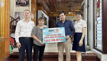 BIC chi trả hơn 1 tỷ đồng bảo hiểm cho khách hàng vay vốn tại BIDV Nam Hà Nội