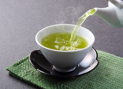 Uống trà nóng hay trà lạnh tốt cho sức khỏe hơn?