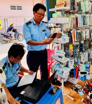 Bình Thuận: Phát hiện 01 cửa hàng kinh doanh phụ kiện đoại thoại di động không hóa đơn chứng từ