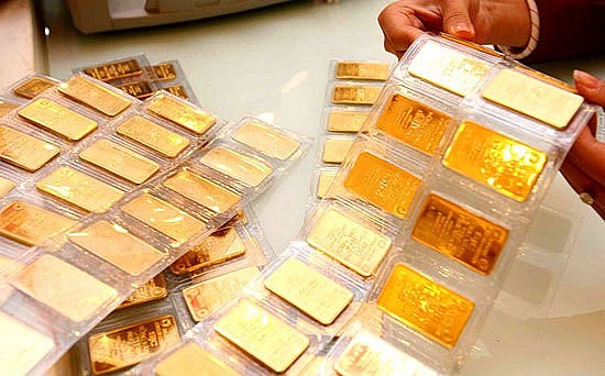 Vàng trong nước vượt mốc 69 triệu đồng/lượng