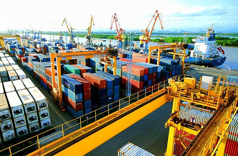10 tháng đầu năm, khối lượng hàng hóa thông qua cảng biển đạt 624.000 triệu tấn