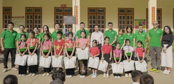 F88 trao tặng phòng tin học, máy tính và áo ấm mùa đông tại Sơn La