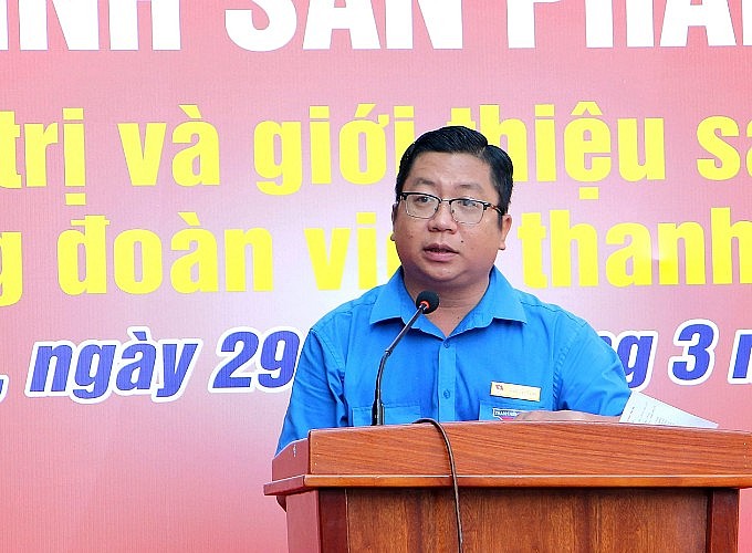 Anh Trần Việt Tuấn - Phó Bí thư Thành đoàn Cần Thơ phát biểu tại lễ khai mạc.