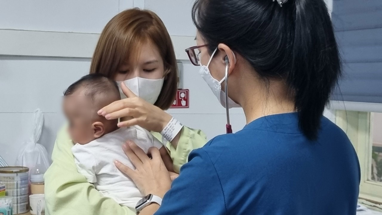 Số ca sốt phát ban nghi sởi trên cả nước tăng hơn 42 lần, cấp bách tiêm vaccine để ngăn dịch sởi