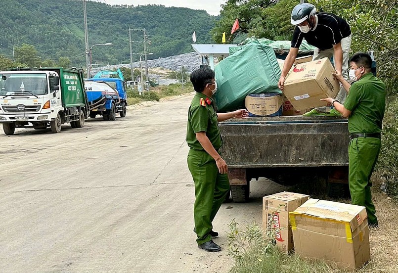 Tiêu hủy gần 10.000 bánh trung thu không rõ nguồn gốc xuất xứ