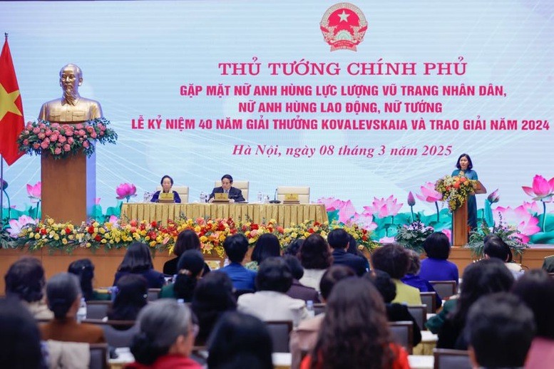 Giải thưởng Kovalevskaia năm 2024 được trao cho 2 cá nhân: PGS.TS Nguyễn Minh Tân và PGS.TS Đặng Thị Mỹ Dung - Ảnh: VGP