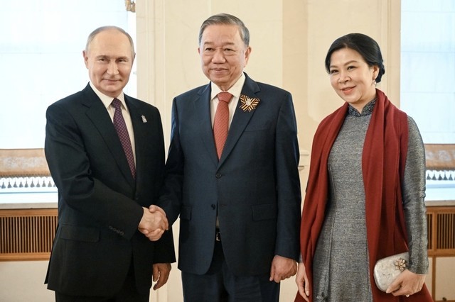 Tổng thống Nga Vladimir Putin tiếp Tổng Bí thư Tô Lâm và phu nhân Ngô Phương Ly tại Điện Kremlin ngày 9-5. Ảnh: RIA