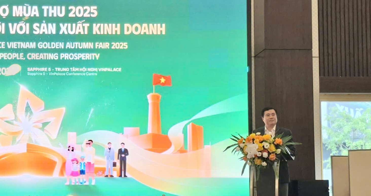 Thứ trưởng Bộ Công Thương Nguyễn Sinh Nhật Tân cho biết Hội chợ Mùa Thu 2025 dự kiến đón tiếp tới 500.000 lượt khách tham quan mỗi ngày. Ảnh: Tuyết Lan